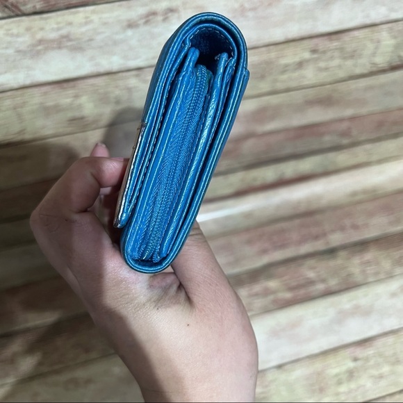 Isaac Mizrahi Blue Wallet - Picture 8 of 9